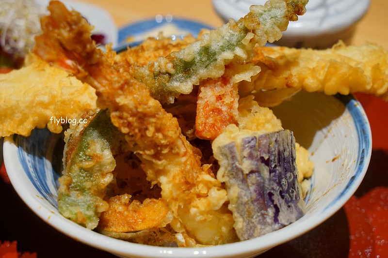 瑧淇日式天丼定食無菜單料理┃台中南屯美食：老闆師承台北新都里，超霸氣的海鮮丼飯，食材用心口味不會輸給知名連鎖店 @飛天璇的口袋