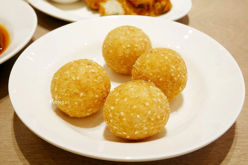 有春茶館┃台中東區美食：賣的是回憶、賣的是記憶、賣的是古早味，鄰近大魯閣購物廣場，有春冰菓室最新力作 @飛天璇的口袋