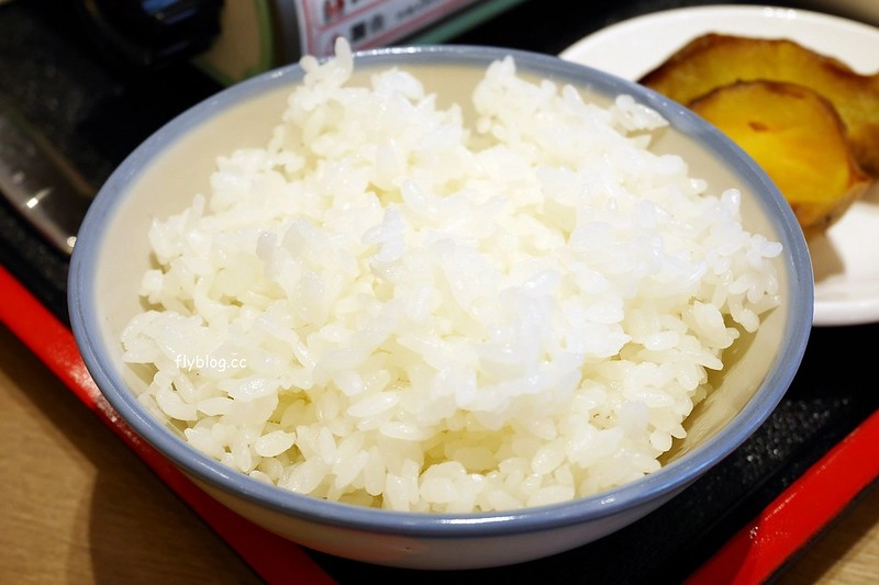 有春茶館┃台中東區美食：賣的是回憶、賣的是記憶、賣的是古早味，鄰近大魯閣購物廣場，有春冰菓室最新力作 @飛天璇的口袋