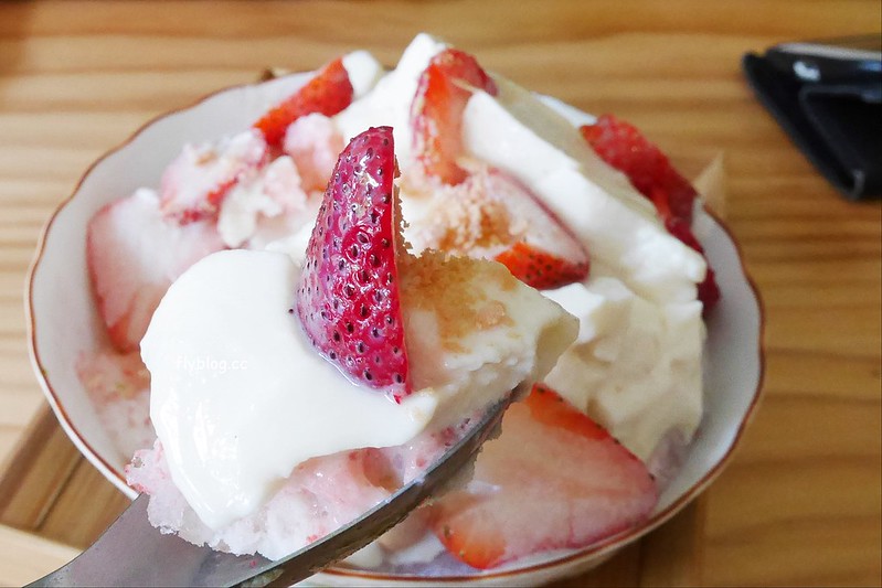 台中西區｜美軍豆乳冰．台灣黃豆製成豆花和豆漿，審計新村人氣文青冰品店 @飛天璇的口袋