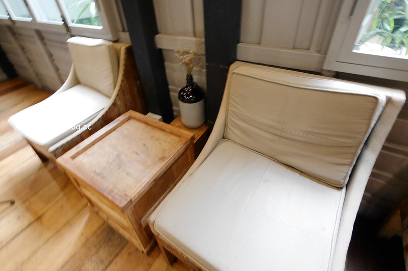 泰國曼谷｜Starbucks Langsuan．曼谷最美的星巴克，鄰近BTS Chit Lom奇隆站 @飛天璇的口袋