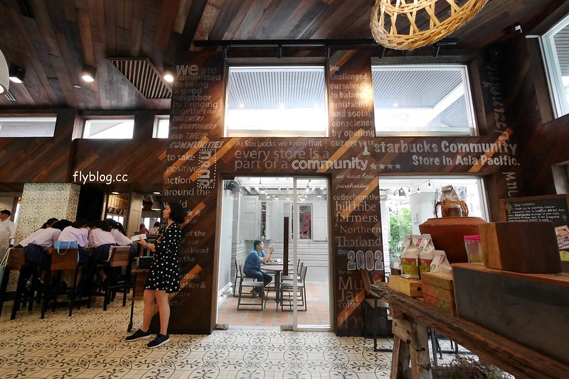 泰國曼谷｜Starbucks Langsuan．曼谷最美的星巴克，鄰近BTS Chit Lom奇隆站 @飛天璇的口袋