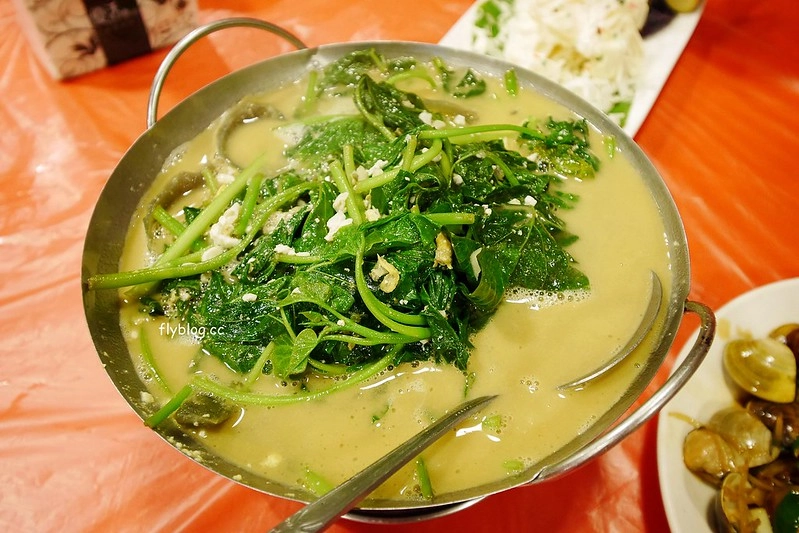 甕老大甕窯雞｜到宜蘭就是要吃道地的台灣小吃，餐點選擇性多而且味道也不錯，多人聚餐的好選擇 @飛天璇的口袋