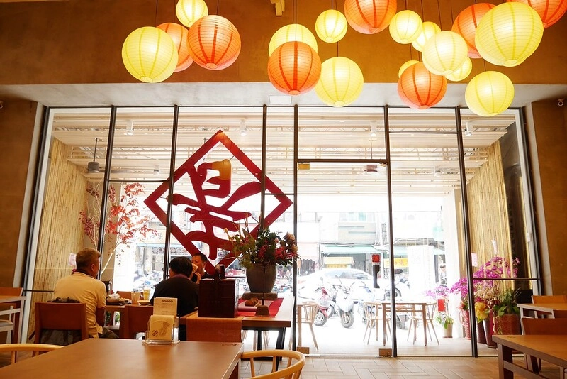 有春茶館┃台中東區美食：賣的是回憶、賣的是記憶、賣的是古早味，鄰近大魯閣購物廣場，有春冰菓室最新力作 @飛天璇的口袋