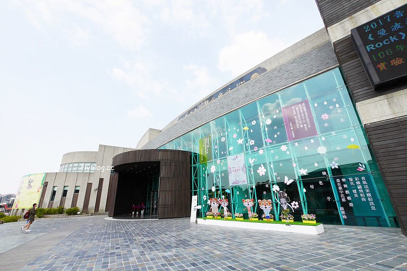 傘亮花博.閃耀台中┃台中太平：台中屯區藝文中心~台IG打卡網美拍照新景點，即日起~12/7展出 @飛天璇的口袋