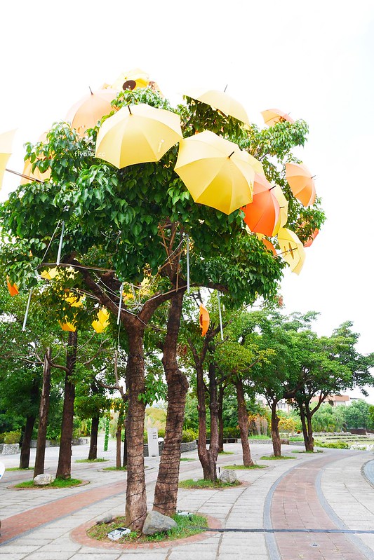 傘亮花博.閃耀台中┃台中太平：台中屯區藝文中心~台IG打卡網美拍照新景點，即日起~12/7展出 @飛天璇的口袋