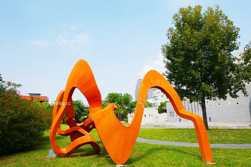 傘亮花博.閃耀台中┃台中太平：台中屯區藝文中心~台IG打卡網美拍照新景點，即日起~12/7展出 @飛天璇的口袋