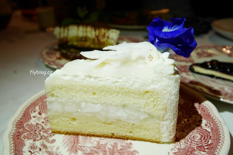 泰國清萊｜Chivit Thamma Da Coffee House(ชีวิตธรรมดา)｜清萊最美的河畔餐廳，充滿歐洲鄉村風格，下午茶悠閒的好地方 @飛天璇的口袋