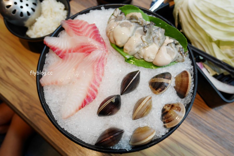 【台中西區】代代木日式鍋物，草悟道商圈的日式火鍋店，環境很有日式小清新，而且還有麻油雞鍋 @飛天璇的口袋