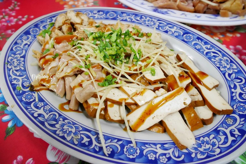 苗栗三義｜鄉村小吃店．在地人推薦的三義銅板美食，還沒到中午就客滿了 @飛天璇的口袋