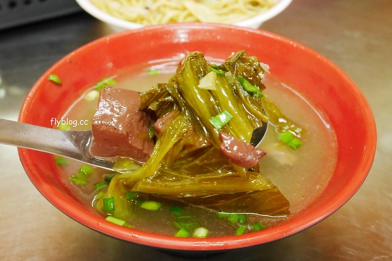台中北屯｜阿英炒麵．隱藏版的北屯炒麵店，老闆娘人很和藹可親 @飛天璇的口袋