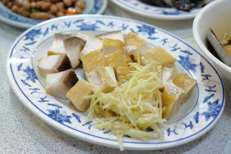 宜蘭鴨肉送｜終於吃到傳說中的布丁麵，小菜的表現更出色，一群人剛好可以點滿一桌 @飛天璇的口袋