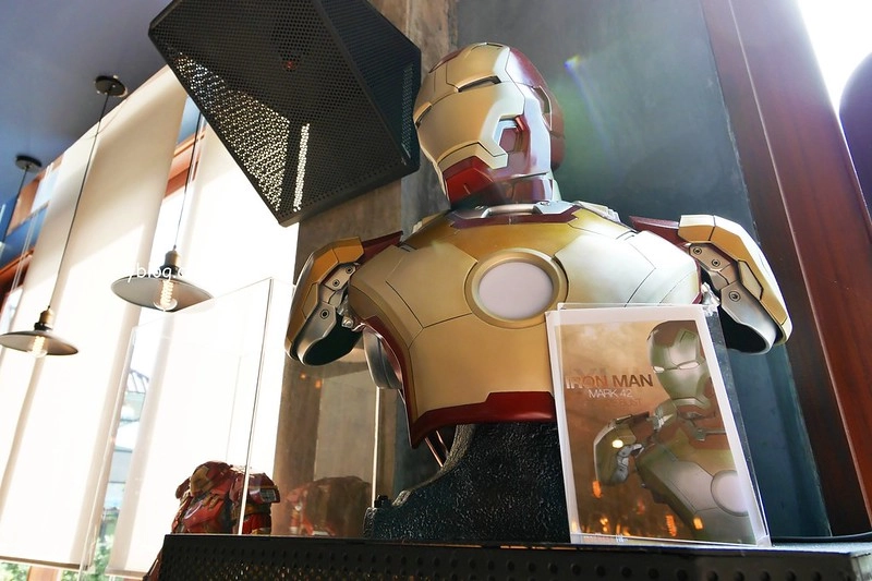 泰國清萊｜Figure&Ground Museum Cafe｜宛如美術館的漂亮咖啡館，裡面有很多動漫人偶收藏品，超好拍的地方 @飛天璇的口袋