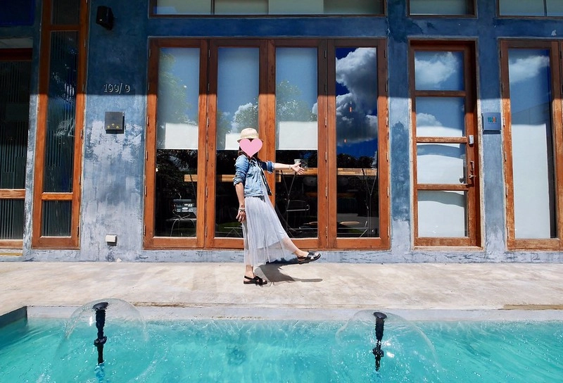 泰國清萊｜Figure&Ground Museum Cafe｜宛如美術館的漂亮咖啡館，裡面有很多動漫人偶收藏品，超好拍的地方 @飛天璇的口袋