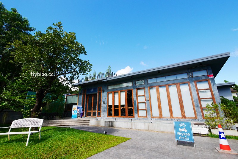 泰國清萊｜Figure&Ground Museum Cafe｜宛如美術館的漂亮咖啡館，裡面有很多動漫人偶收藏品，超好拍的地方 @飛天璇的口袋