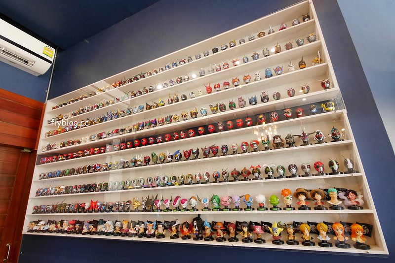 泰國清萊｜Figure&Ground Museum Cafe｜宛如美術館的漂亮咖啡館，裡面有很多動漫人偶收藏品，超好拍的地方 @飛天璇的口袋