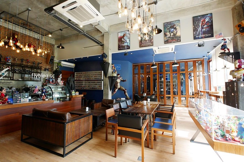 泰國清萊｜Figure&Ground Museum Cafe｜宛如美術館的漂亮咖啡館，裡面有很多動漫人偶收藏品，超好拍的地方 @飛天璇的口袋