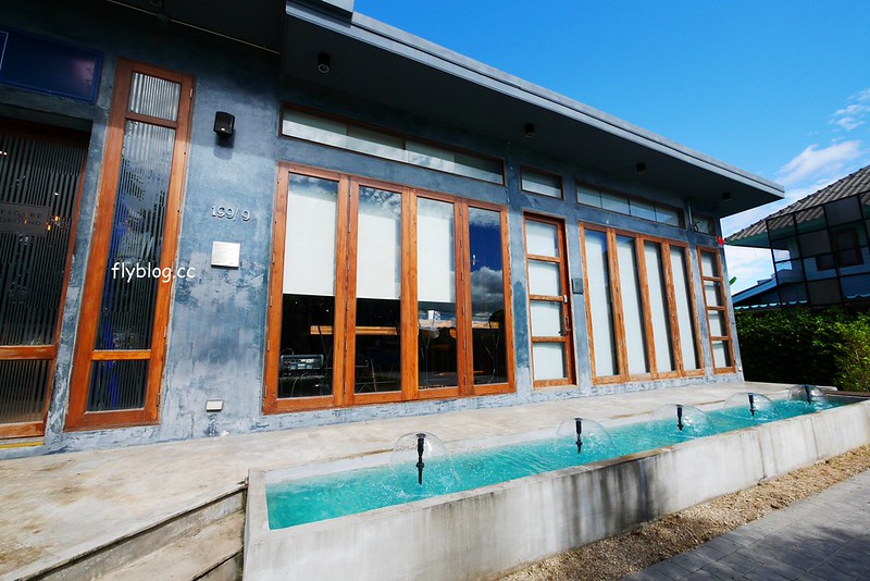 泰國清萊｜Figure&Ground Museum Cafe｜宛如美術館的漂亮咖啡館，裡面有很多動漫人偶收藏品，超好拍的地方 @飛天璇的口袋