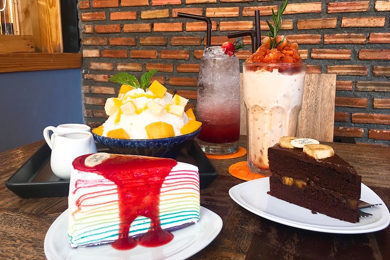 泰國清萊｜Figure&Ground Museum Cafe｜宛如美術館的漂亮咖啡館，裡面有很多動漫人偶收藏品，超好拍的地方 @飛天璇的口袋