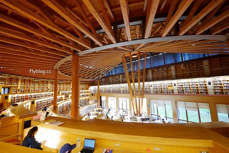 日本秋田｜國際教養大學中嶋紀念圖書館．日本最美的圖書館之稱，365天24小時都不打烊 @飛天璇的口袋