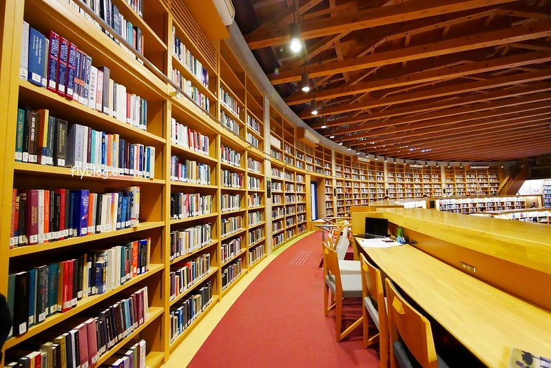 日本秋田｜國際教養大學中嶋紀念圖書館．日本最美的圖書館之稱，365天24小時都不打烊 @飛天璇的口袋