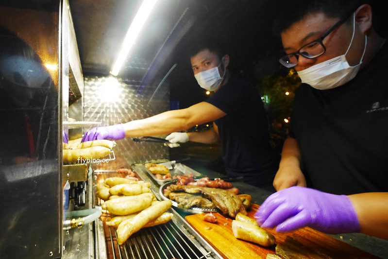胖子修行動餐車┃台中北屯美食：專賣花生大腸、手工糯米腸和香腸的台中幽靈餐車，現在台中有定點可以買了，食尚玩家也有報導 @飛天璇的口袋