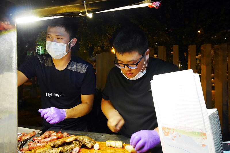 胖子修行動餐車┃台中北屯美食：專賣花生大腸、手工糯米腸和香腸的台中幽靈餐車，現在台中有定點可以買了，食尚玩家也有報導 @飛天璇的口袋