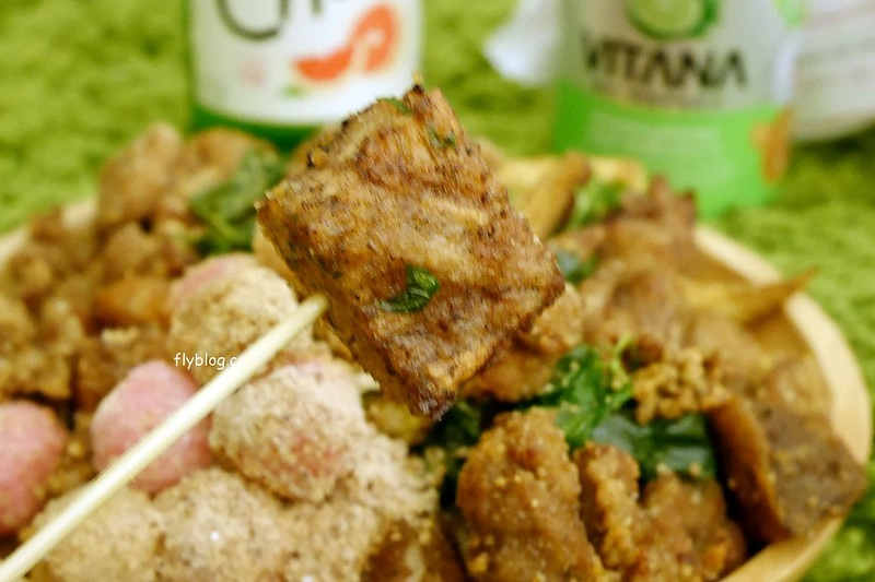 洪家回春堂鹹酥雞┃台中西屯：向上市場傳承32年的好味道，這天來中藥店買鹹酥雞，有脫油程序吃的比較安心 @飛天璇的口袋