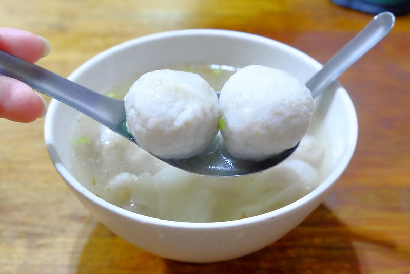 宜蘭羅東南門麵店｜沒有扛棒卻超人氣的無名麵店，結果沒吃到評價更高的油飯 @飛天璇的口袋