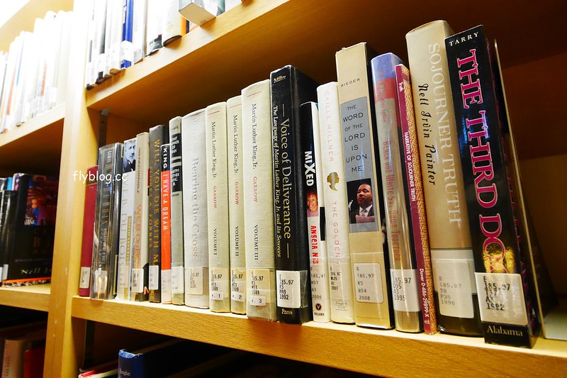 日本秋田｜國際教養大學中嶋紀念圖書館．日本最美的圖書館之稱，365天24小時都不打烊 @飛天璇的口袋