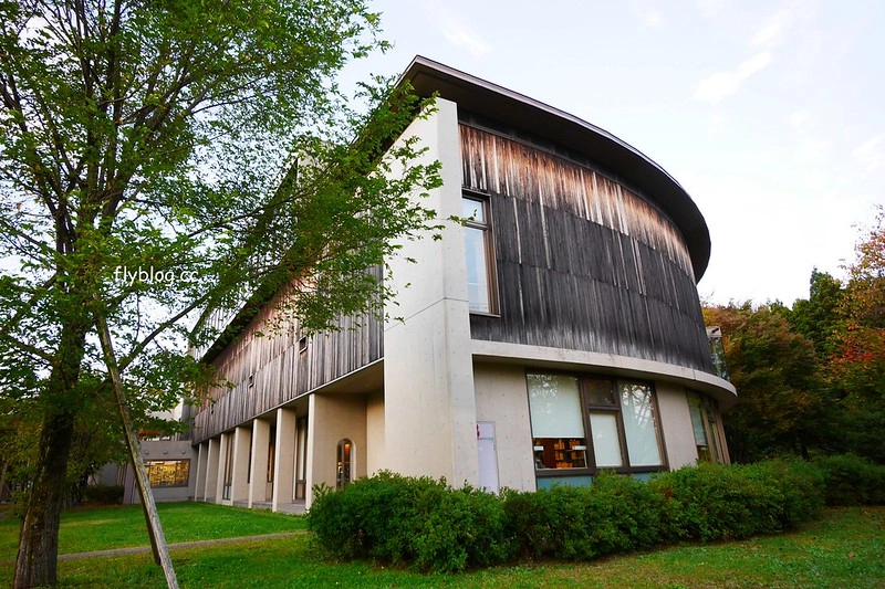 日本秋田｜國際教養大學中嶋紀念圖書館．日本最美的圖書館之稱，365天24小時都不打烊 @飛天璇的口袋