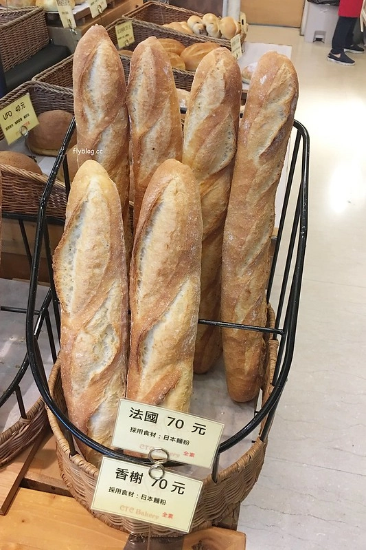 張泰謙麵包｜法國世界盃麵包大師個人賽，有歐式和台式麵包不同選擇，個人最推薦吐司和貝果 @飛天璇的口袋