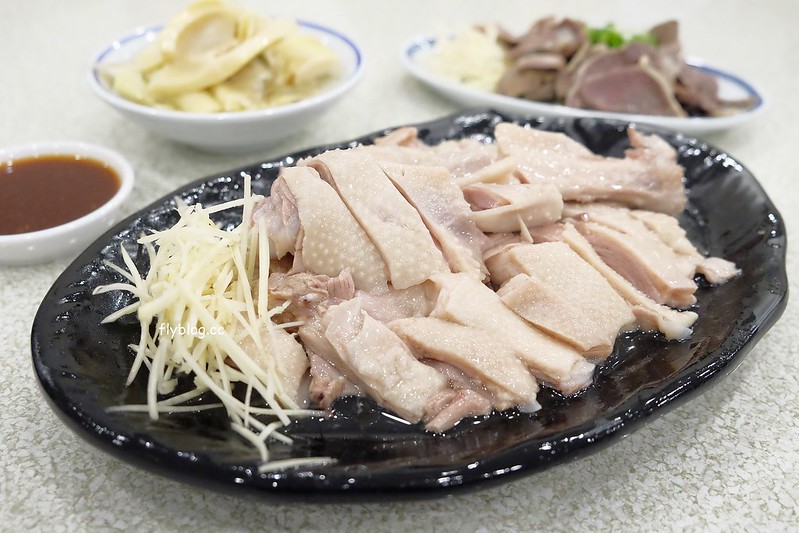 巫董鵝肉┃台中北屯：鵝房宮最新力作，把黃昏市場美食端上桌，各種台灣人最愛的平民小菜都吃的到 @飛天璇的口袋