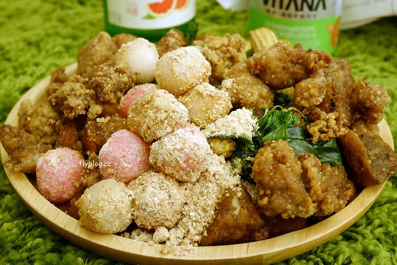 洪家回春堂鹹酥雞┃台中西屯：向上市場傳承32年的好味道，這天來中藥店買鹹酥雞，有脫油程序吃的比較安心 @飛天璇的口袋