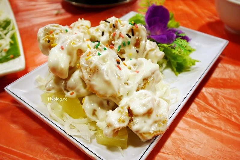 甕老大甕窯雞｜到宜蘭就是要吃道地的台灣小吃，餐點選擇性多而且味道也不錯，多人聚餐的好選擇 @飛天璇的口袋