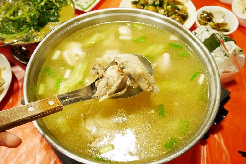 甕老大甕窯雞｜到宜蘭就是要吃道地的台灣小吃，餐點選擇性多而且味道也不錯，多人聚餐的好選擇 @飛天璇的口袋