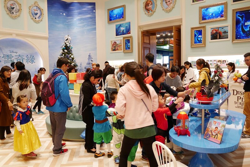 迪士尼皮克斯動畫廳┃台中東區：全台首座迪士尼皮克斯動畫廳，台中秀泰生活S2館4F全新開幕，大人小孩都可以身歷其境 @飛天璇的口袋