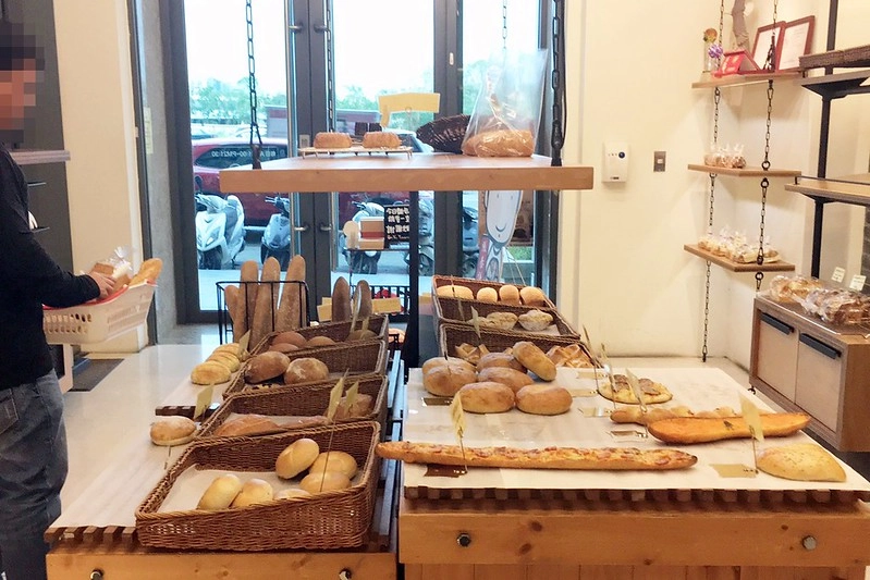 張泰謙麵包｜法國世界盃麵包大師個人賽，有歐式和台式麵包不同選擇，個人最推薦吐司和貝果 @飛天璇的口袋