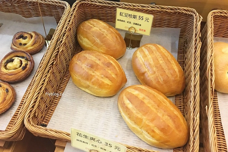 張泰謙麵包｜法國世界盃麵包大師個人賽，有歐式和台式麵包不同選擇，個人最推薦吐司和貝果 @飛天璇的口袋
