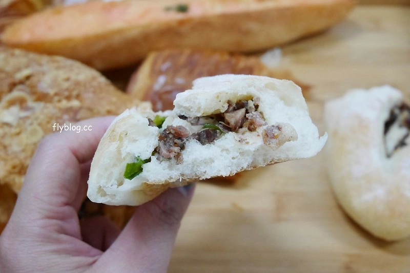 張泰謙麵包｜法國世界盃麵包大師個人賽，有歐式和台式麵包不同選擇，個人最推薦吐司和貝果 @飛天璇的口袋