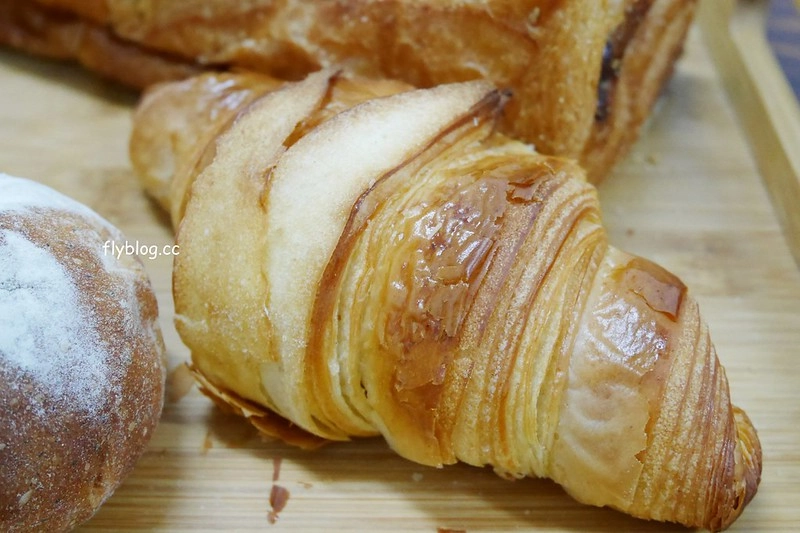張泰謙麵包｜法國世界盃麵包大師個人賽，有歐式和台式麵包不同選擇，個人最推薦吐司和貝果 @飛天璇的口袋