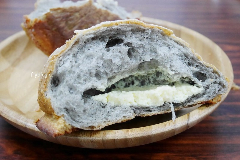 張泰謙麵包｜法國世界盃麵包大師個人賽，有歐式和台式麵包不同選擇，個人最推薦吐司和貝果 @飛天璇的口袋