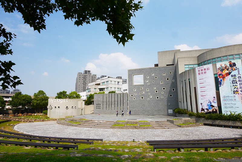 傘亮花博.閃耀台中┃台中太平：台中屯區藝文中心~台IG打卡網美拍照新景點，即日起~12/7展出 @飛天璇的口袋