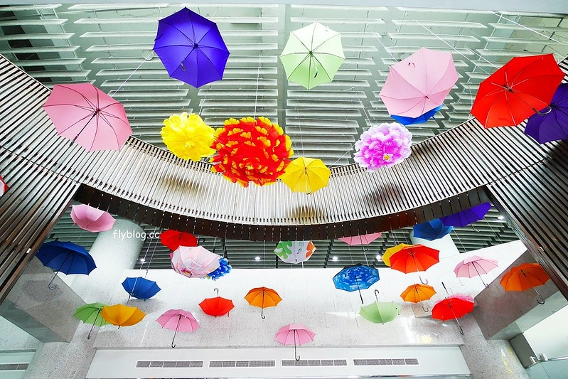 傘亮花博.閃耀台中┃台中太平：台中屯區藝文中心~台IG打卡網美拍照新景點，即日起~12/7展出 @飛天璇的口袋