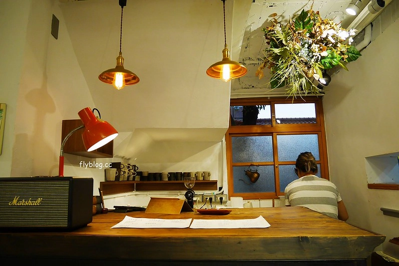 Overture序曲．審計336┃台中西區：台中人氣甜點店進駐草悟道商圈，一樣是老宅的氛圍，有審計新村店限定千層蛋糕 @飛天璇的口袋