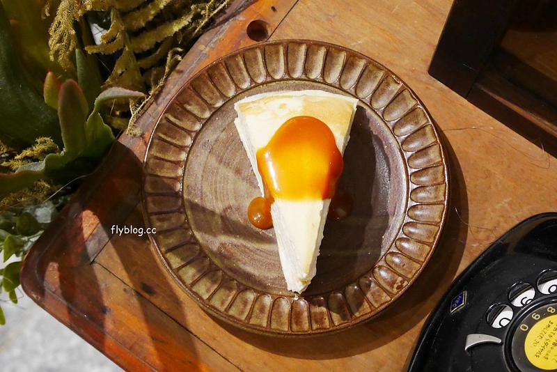 Overture序曲．審計336┃台中西區：台中人氣甜點店進駐草悟道商圈，一樣是老宅的氛圍，有審計新村店限定千層蛋糕 @飛天璇的口袋