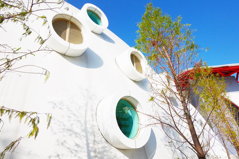 【台中北屯】台中洲際棒球場，台中棒球故事館文創園區，好運來迷你蛋婚宴會館，彩色馬卡龍貨櫃屋，IG打卡拍照和遛小孩的好地方 @飛天璇的口袋