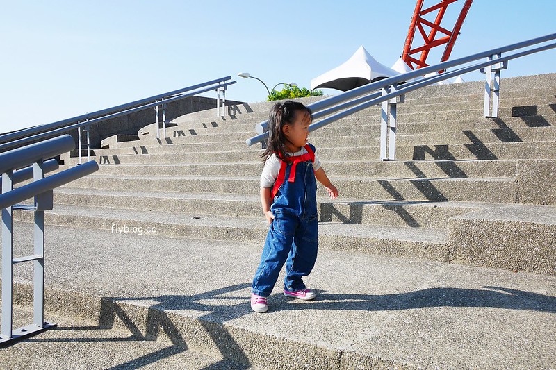 【台中北屯】台中洲際棒球場，台中棒球故事館文創園區，好運來迷你蛋婚宴會館，彩色馬卡龍貨櫃屋，IG打卡拍照和遛小孩的好地方 @飛天璇的口袋