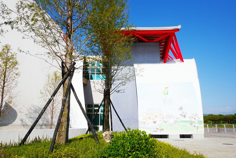 【台中北屯】台中洲際棒球場，台中棒球故事館文創園區，好運來迷你蛋婚宴會館，彩色馬卡龍貨櫃屋，IG打卡拍照和遛小孩的好地方 @飛天璇的口袋