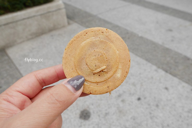 西屯市場紅豆餅┃台中西屯：車輪餅一個只要$5元，在地20年的好味道，有紅豆、奶油、芋頭、蘿蔔絲&hellip;四種口味可以選擇 @飛天璇的口袋